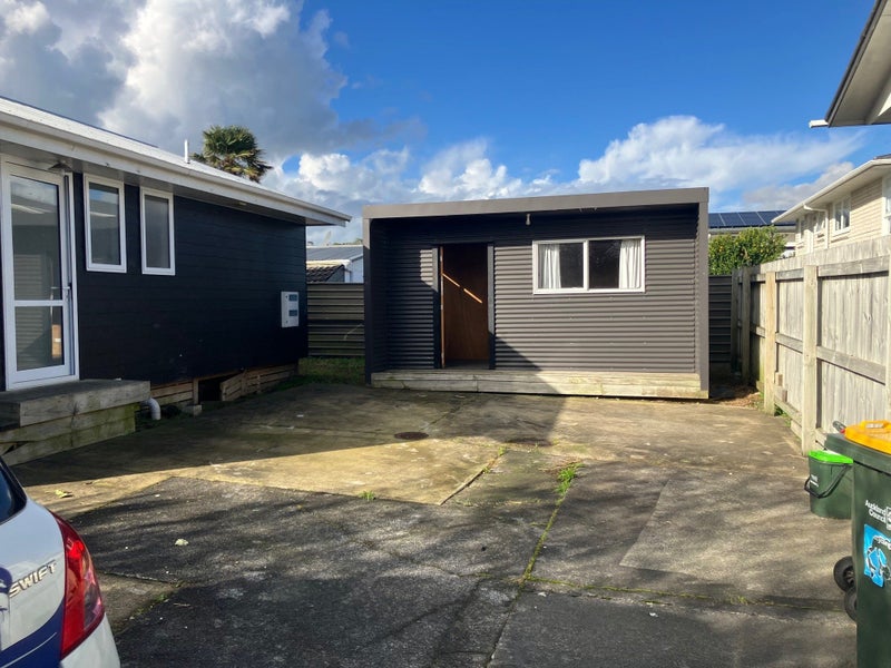 15 Parker Crescent, Otara, Auckland - Carousel 2