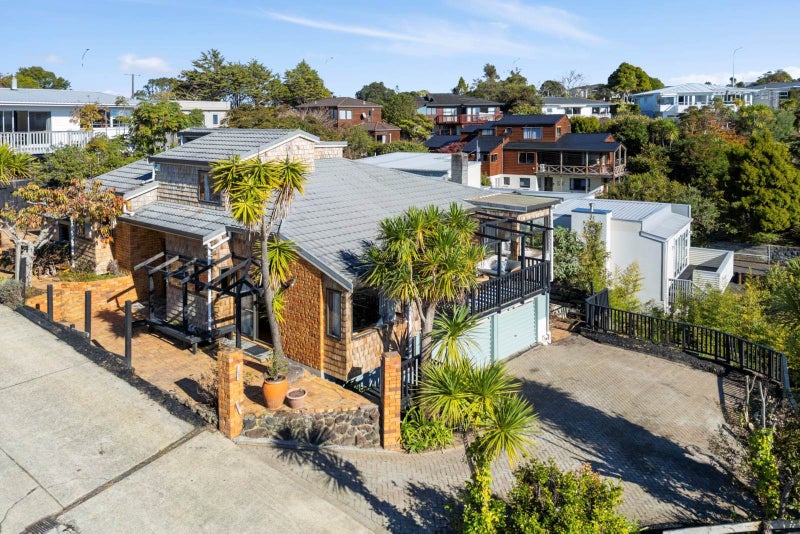 2/287 East Coast Road, Mairangi Bay, Auckland - Carousel 2