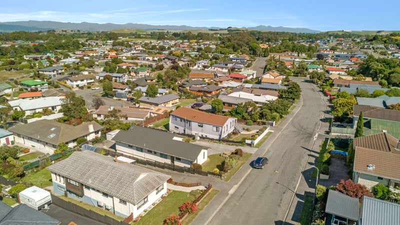 28 Leven Street, South Hill, Oamaru - Carousel 34