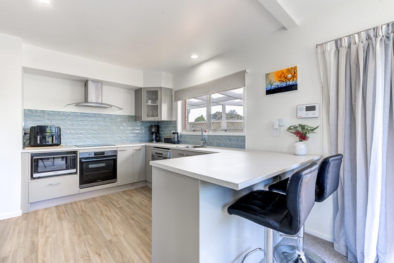 4 Morrow Avenue, St Andrews, Hamilton - Carousel 1