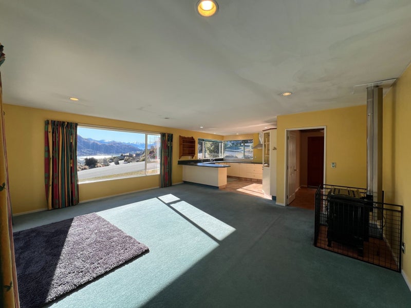 2 Garland Terrace, Kelvin Heights, Queenstown - Carousel 2