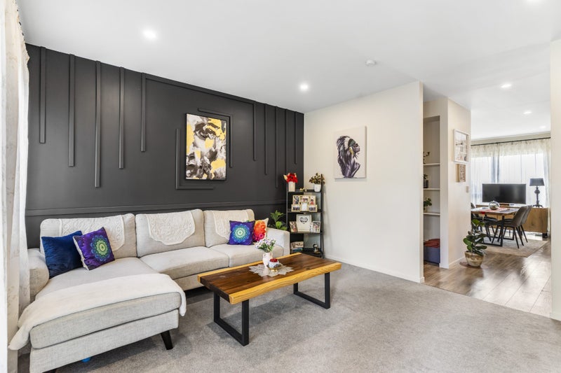 5 Impatiens Lane, Massey, Auckland - Carousel 1