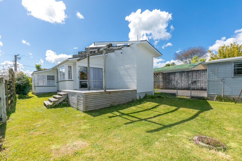 146 Old Farm Road, Hamilton East, Hamilton - Carousel 12