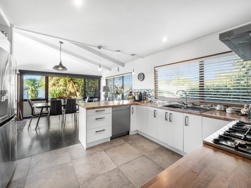 3 Johnston Place, Welcome Bay, Tauranga - Carousel 2