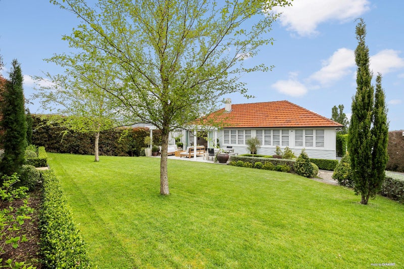 12 Cintra Place, Glen Innes, Auckland - Carousel 1