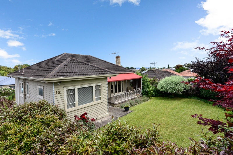 15 Rata Street, Maeroa, Hamilton - Carousel 1