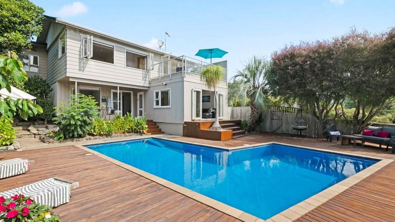 1/16 Willis Street, Torbay, Auckland - Carousel 1