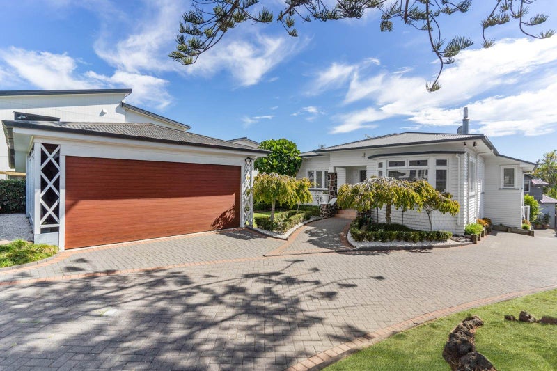 6 Worcester Road, Meadowbank, Auckland - Carousel 1