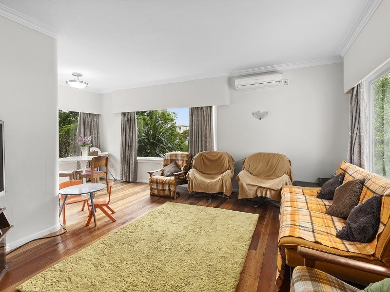 10 Anderson Terrace, Mount Cook, Wellington - Carousel 2