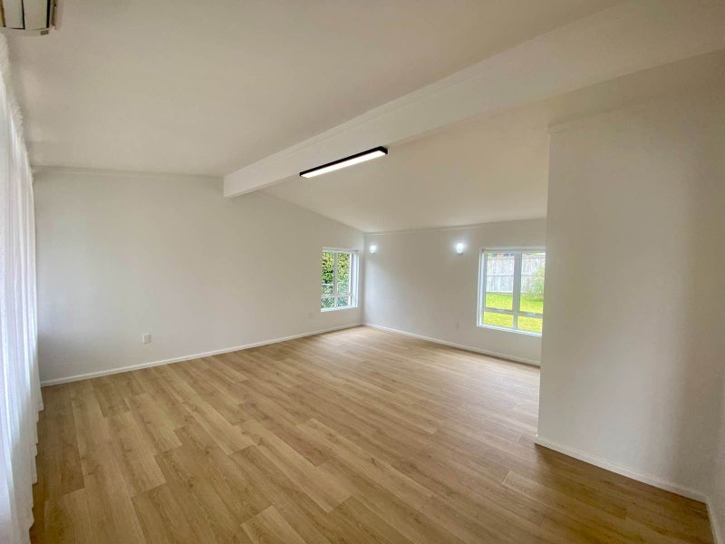 8A Puketea Street, Blockhouse Bay, Auckland - Carousel 2