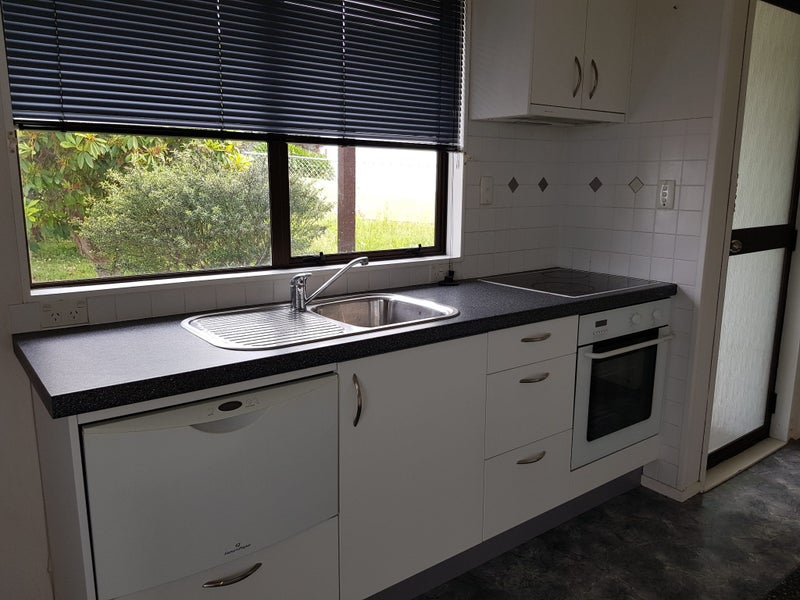 13A Mataura Place, Clover Park, Auckland - Carousel 9