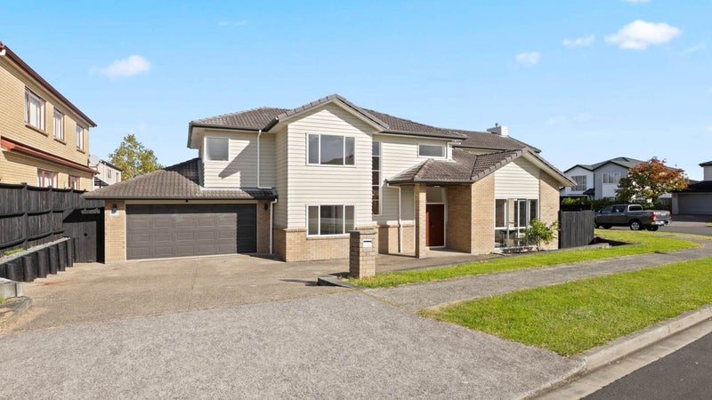 32 Kensway Drive, Flat Bush, Auckland - Carousel 1