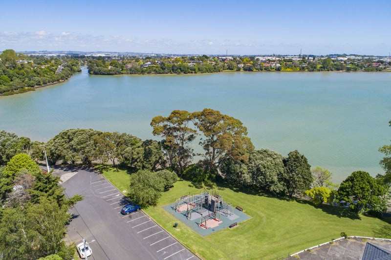 3/23 Cleary Road, Panmure, Auckland - Carousel 2