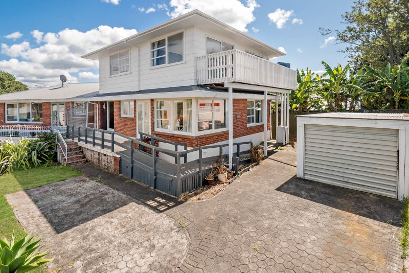2/213 Glenfield Road, Hillcrest, Auckland - Carousel 1