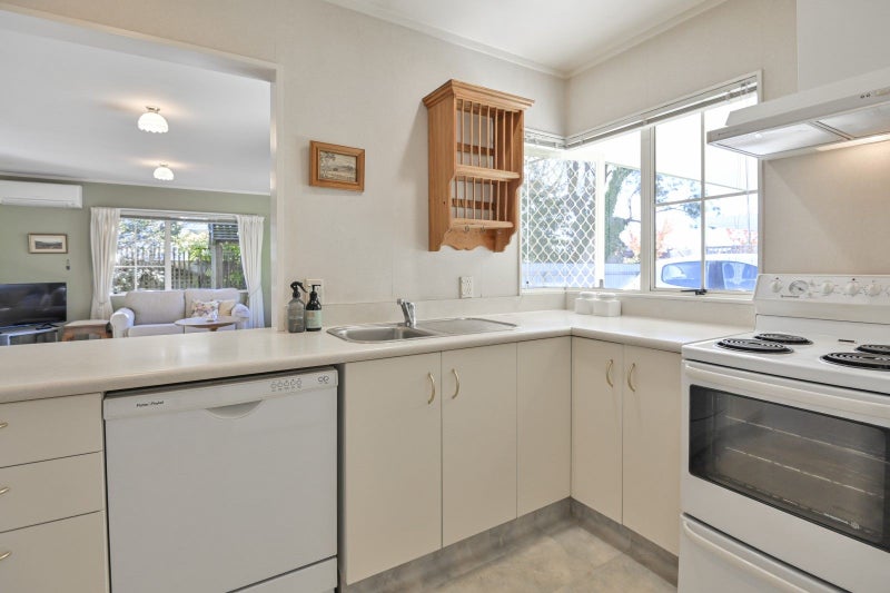 2/612 Queen Street West, Saint Leonards, Hastings - Carousel 2