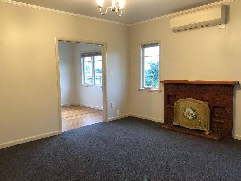 304 Clarkin Road, Fairfield, Hamilton - Carousel 2