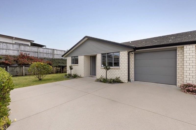 2/4 Greystone Place, Omokoroa, Omokoroa - Carousel 1