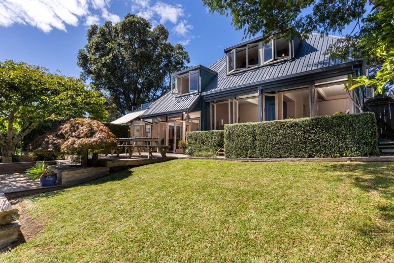 6 Learmonth Avenue, Birkenhead, Auckland - Carousel 1