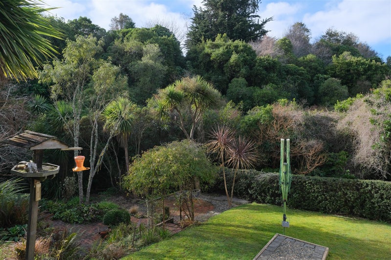 19 Alison Crescent, Belleknowes, Dunedin - Carousel 2