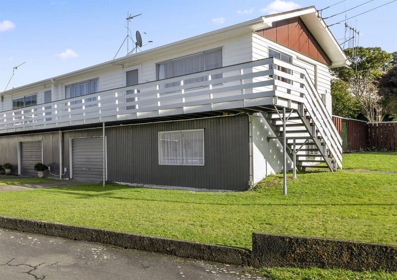 4/1 Proctor Lane, Tawa, Wellington - Carousel 1