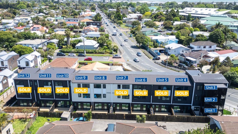4/130 Rosebank Road, Avondale, Auckland - Carousel 1