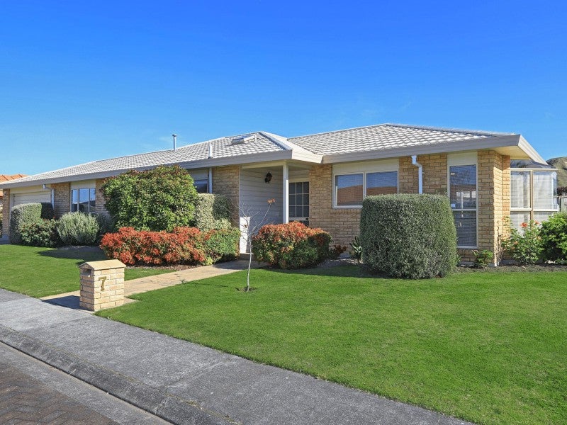 7 Knightsbridge Place, Taradale, Napier - Carousel 1