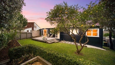 6 Megan Avenue, Pakuranga Heights, Auckland - Carousel 1