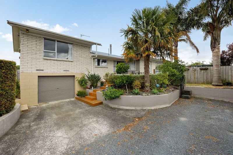 59 Thompson Street, Leamington, Cambridge - Carousel 1