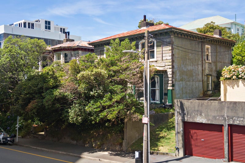 15 Hawkestone Street, Thorndon, Wellington - Carousel 1