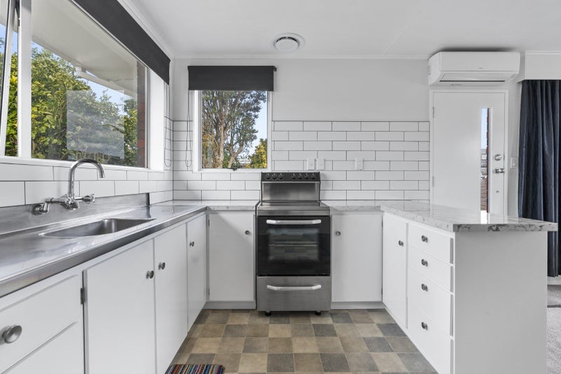 2/29 Hine Street, New Plymouth, New Plymouth - Carousel 1