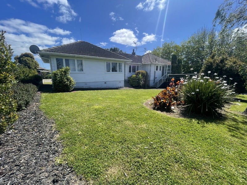 4 Tirimoana Road, Te Atatu South, Auckland - Carousel 1