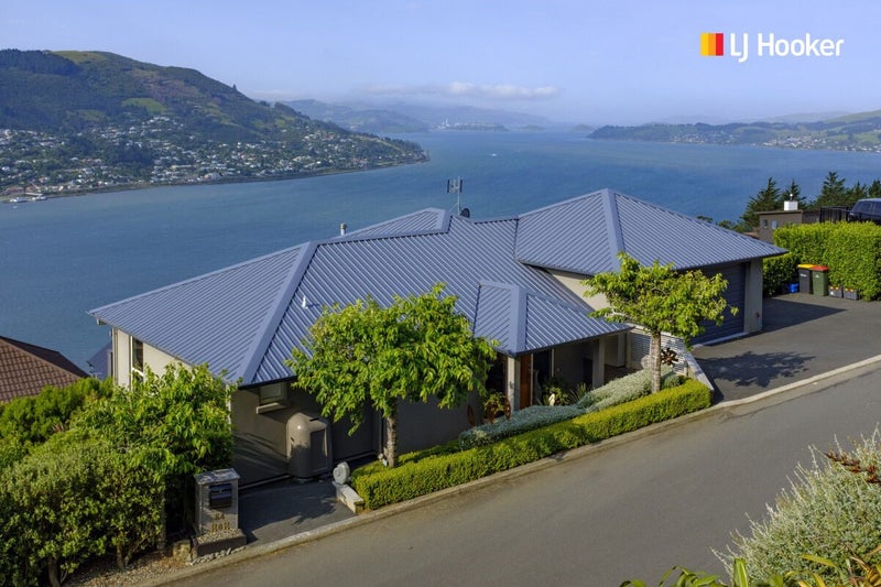 64 Connell Street, Waverley, Dunedin - Carousel 1