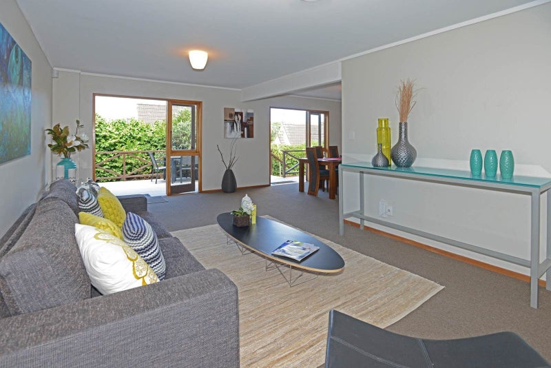 2/25 Windsor Street, Parnell, Auckland - Carousel 1