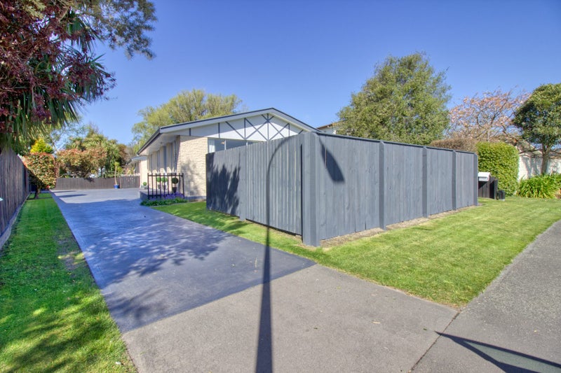 1/24 Oldham Crescent, Halswell, Christchurch - Carousel 2