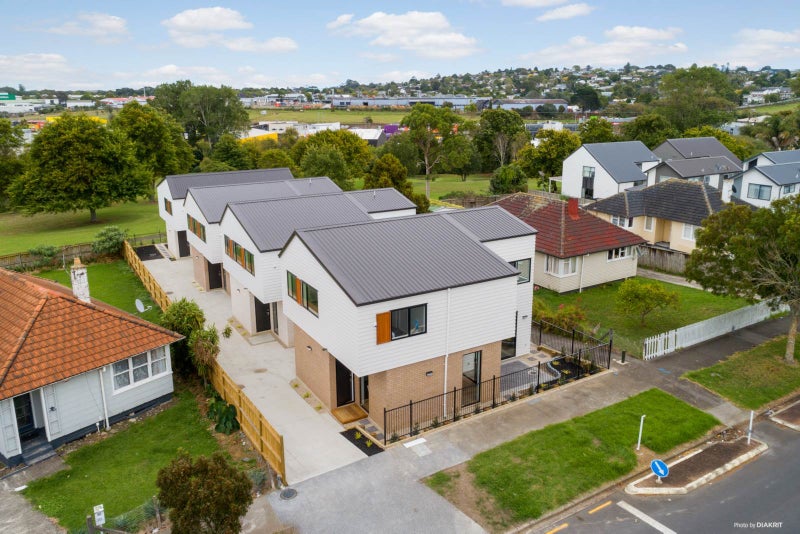 37C Eastview Road, Glen Innes, Auckland - Carousel 26