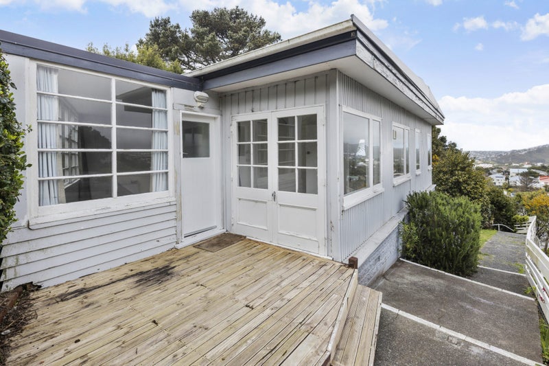 38 Pembroke Road, Northland, Wellington - Carousel 2