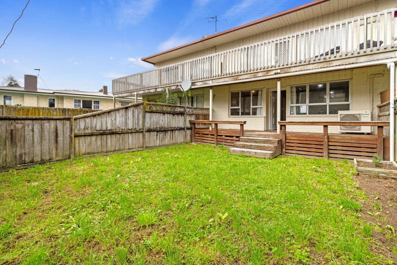 2/53 Albert Street, Hamilton East, Hamilton - Carousel 1