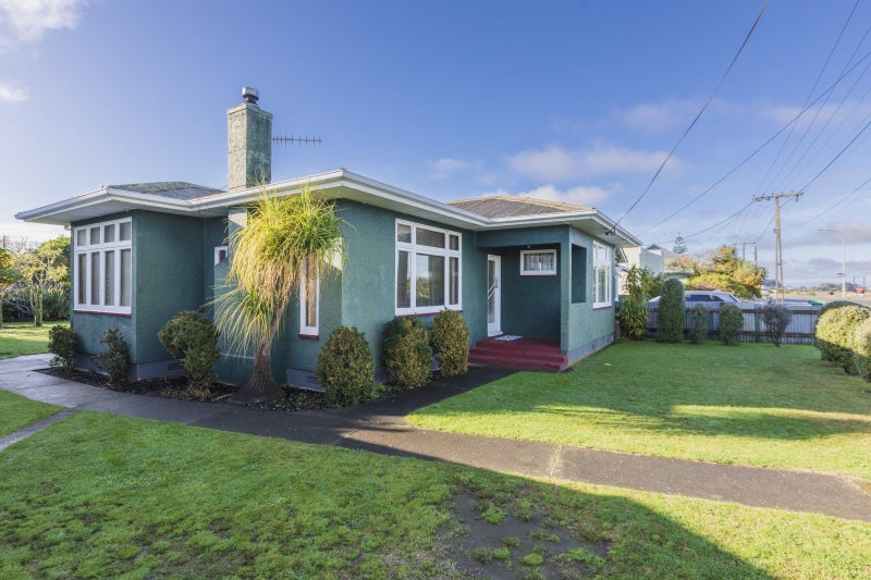74 Meeanee Quay, Westshore, Napier - Carousel 21