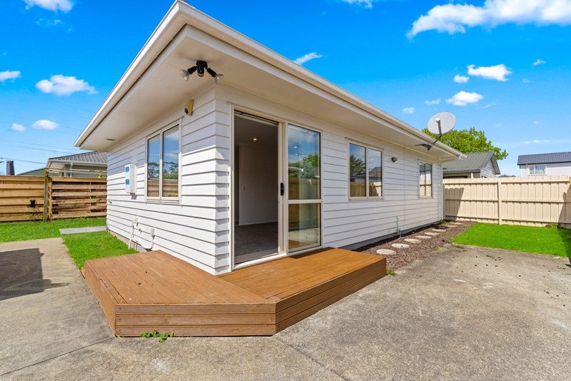 11A Pandora Place, Pakuranga, Auckland - Carousel 1