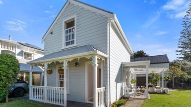 47 Roslyn Terrace, Stanley Point, Auckland - Carousel 1