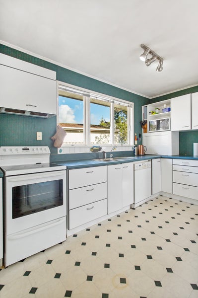 41 Trevola Street, New Windsor, Auckland - Carousel 2