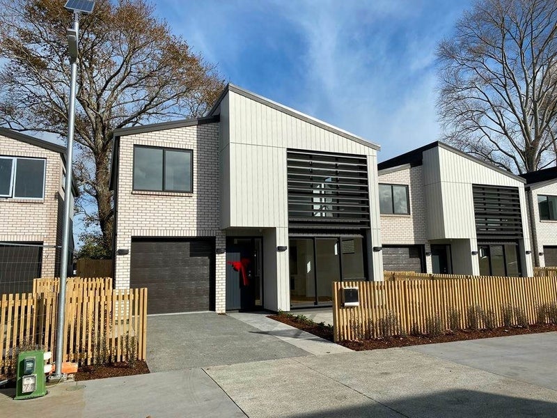 6 Manahi Lane, Panmure, Auckland - Carousel 1