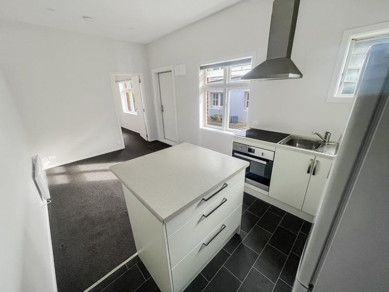 18 Ruahine Street, Hataitai, Wellington - Carousel 1