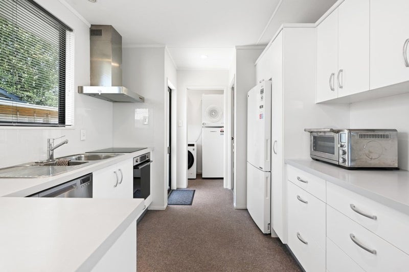 4B Palmer Street, Hamilton East, Hamilton - Carousel 2