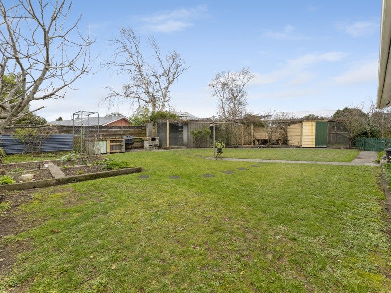 56 Aniseed Grove, Timberlea, Upper Hutt - Carousel 19