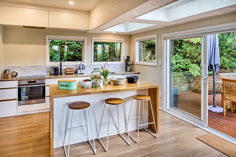 98 Motuhara Road, Plimmerton, Porirua - Carousel 2