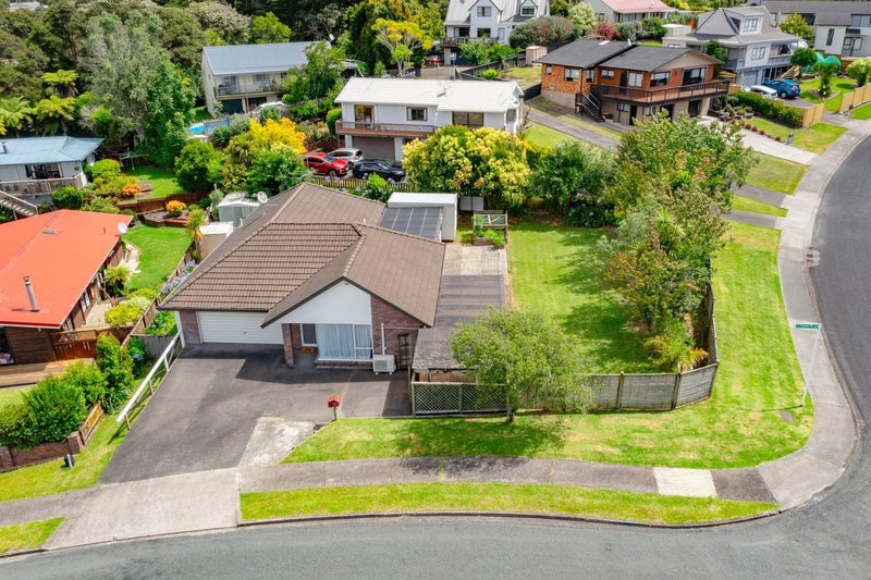 1 Claret Place, Henderson, Auckland - Carousel 1