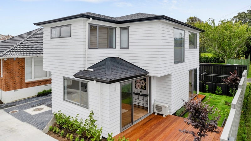 563A Hillsborough Road, Mount Roskill, Auckland - Carousel 1
