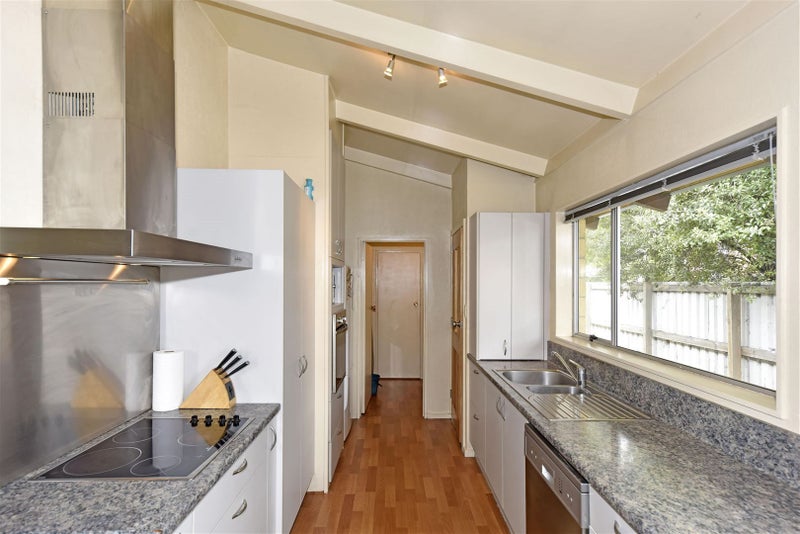 9 Hersham Place, Bromley, Christchurch - Carousel 2