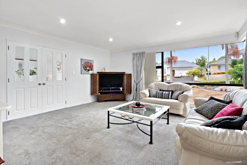 3 Pintner Place, Somerville, Manukau - Carousel 2